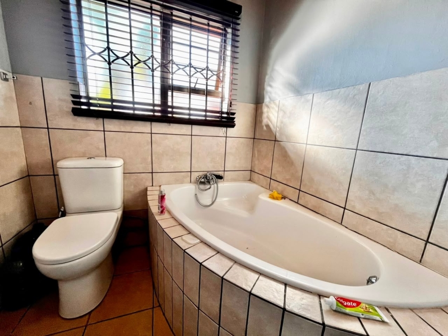 3 Bedroom Property for Sale in Waterval East North West